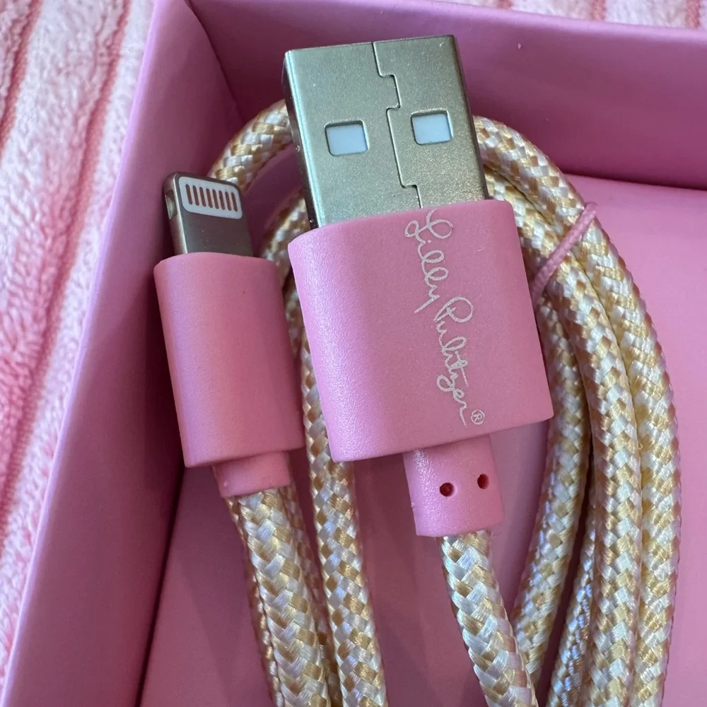 LILLY PULITZER Charging Cord USB Lightning 5ft Phone Cable Lets Go Bananas NWT